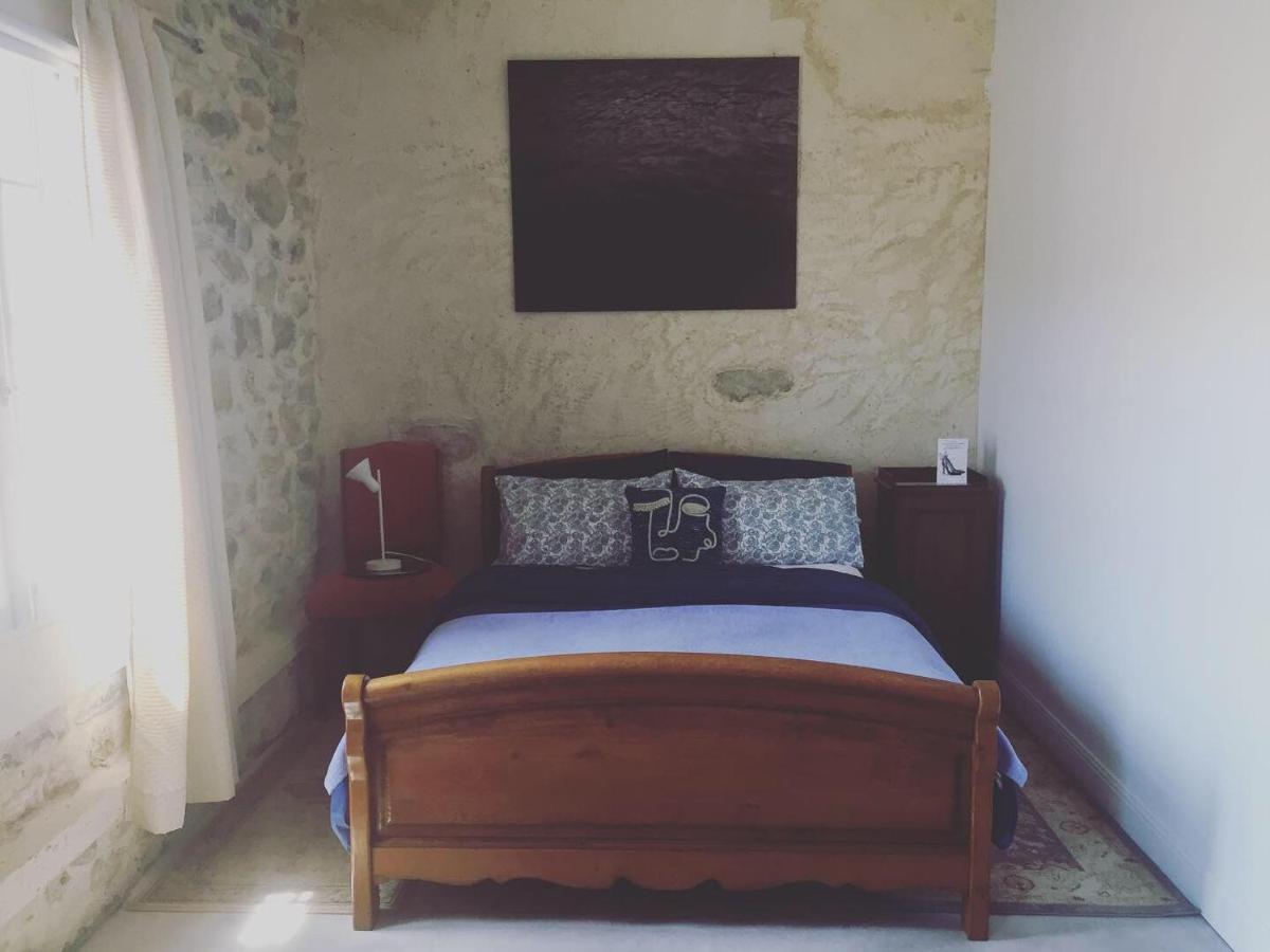 Cave Cervera Bed and Breakfast Le Somail Esterno foto